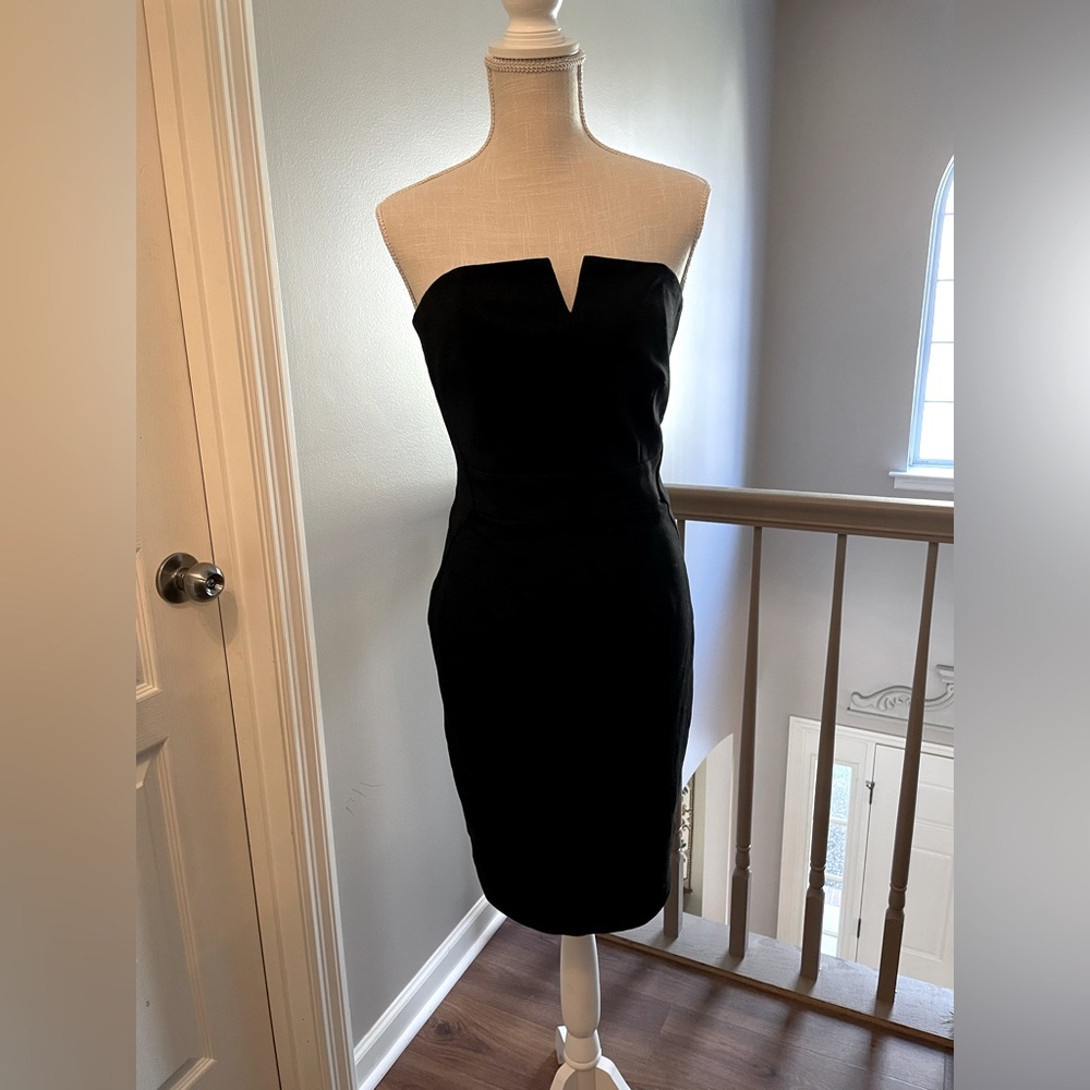 🚨 TRINA TURK Little Black Dress🚨 so adorable! Dress up or down!